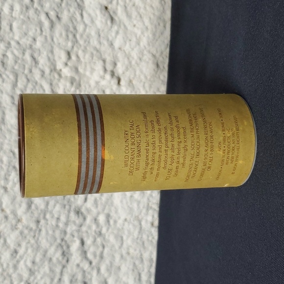 1990s Wild Country Deodorant Body Talc Avon 2.6 OZ with Baking Soda Vintage - Picture 5 of 12